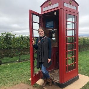 Meet your Posher, Kayla